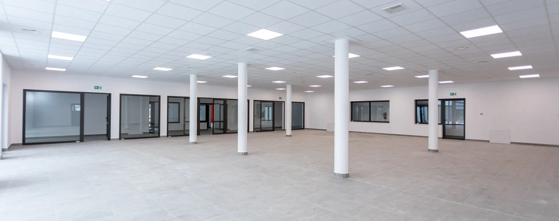 ワイケー機材株式会社